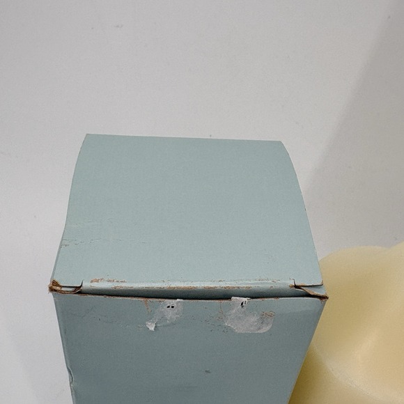 Partylite S37164 Almond Biscotti 3" X 7" Bell Top Pillar Candle - Picture 4 of 9